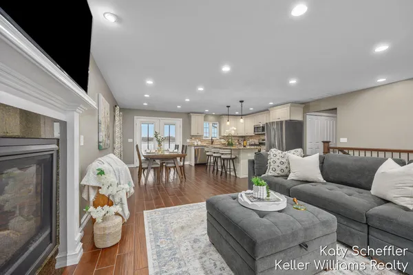 $875,000 | 7896 Bay Meadow, Stanwood, MI 49346