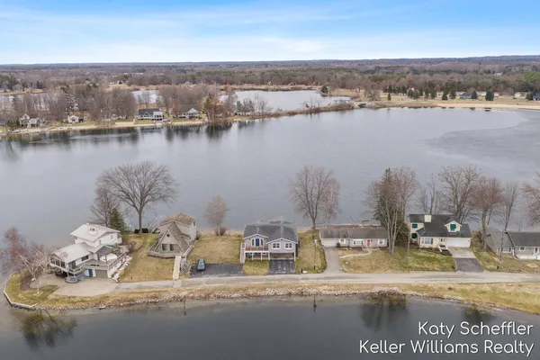 $875,000 | 7896 Bay Meadow, Stanwood, MI 49346