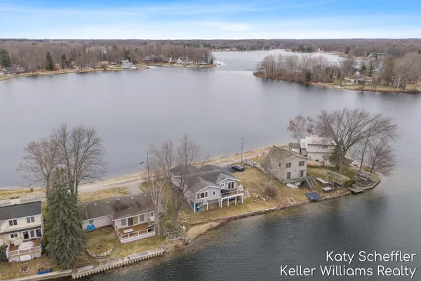 $875,000 | 7896 Bay Meadow, Stanwood, MI 49346