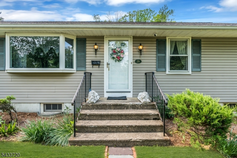 79 Dean Road Mendham, NJ 07945 - Photo 5 of 32