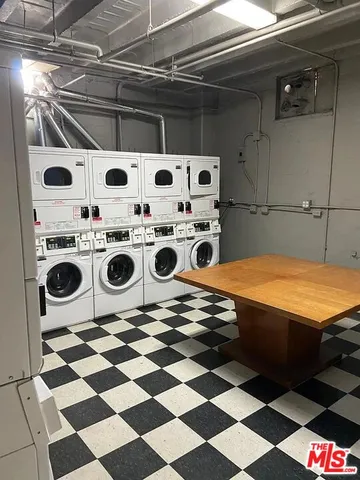 $1,595 | 5217 Hollywood Boulevard, Unit 222, Los Angeles, CA 90027