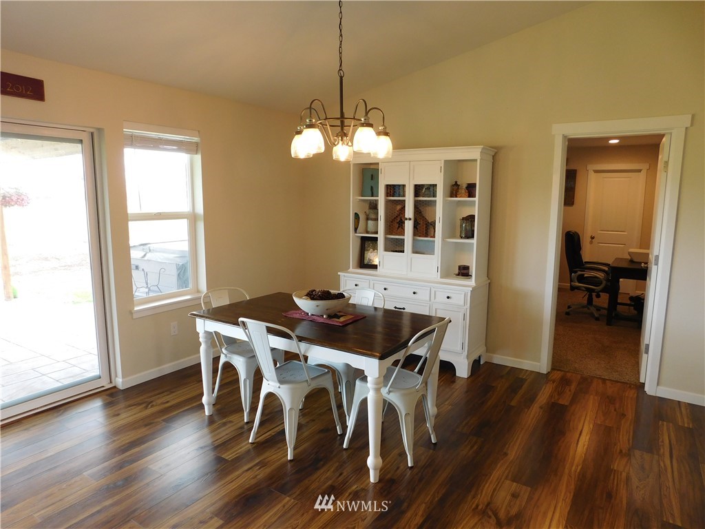 529-12 North Military Road Winlock, WA 98596 - Photo 8 of 38