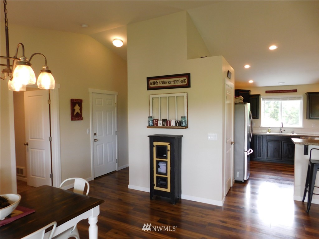 529-12 North Military Road Winlock, WA 98596 - Photo 10 of 38