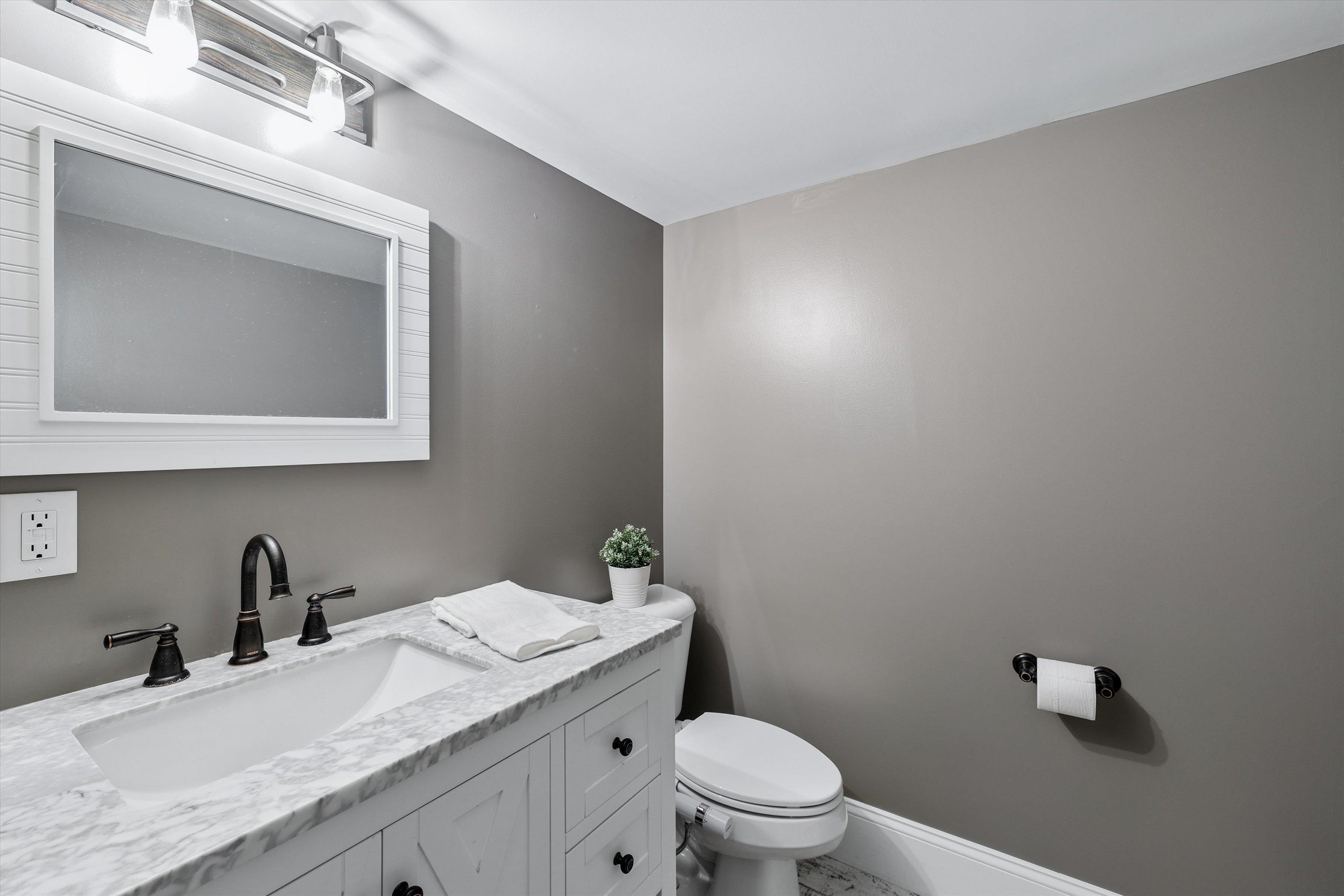 79 Thunder Road Fremont, NH 03044 - Photo 31 of 56