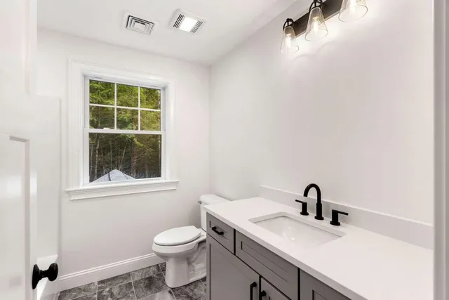 $699,900 | 42 Horne Road, Belmont, NH 03220