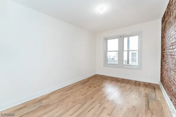 $2,950 | 15 North Avenue, Unit 2A, Garwood, NJ 07027