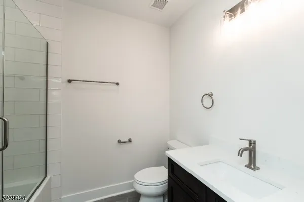 $2,950 | 15 North Avenue, Unit 2A, Garwood, NJ 07027