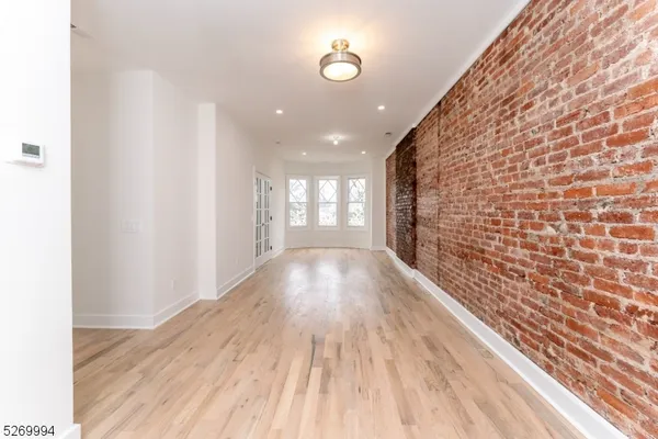 $2,950 | 15 North Avenue, Unit 2A, Garwood, NJ 07027