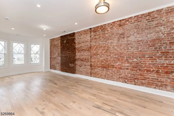 $2,950 | 15 North Avenue, Unit 2A, Garwood, NJ 07027