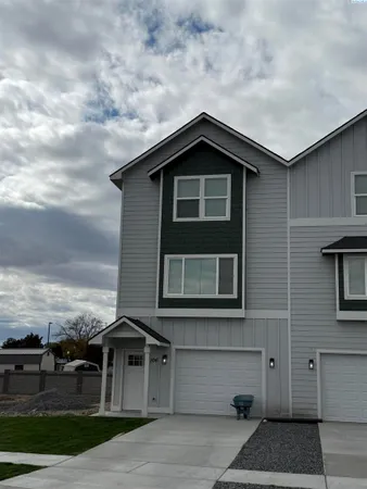$1,900 | 106 Claret Drive, Prosser, WA 99350