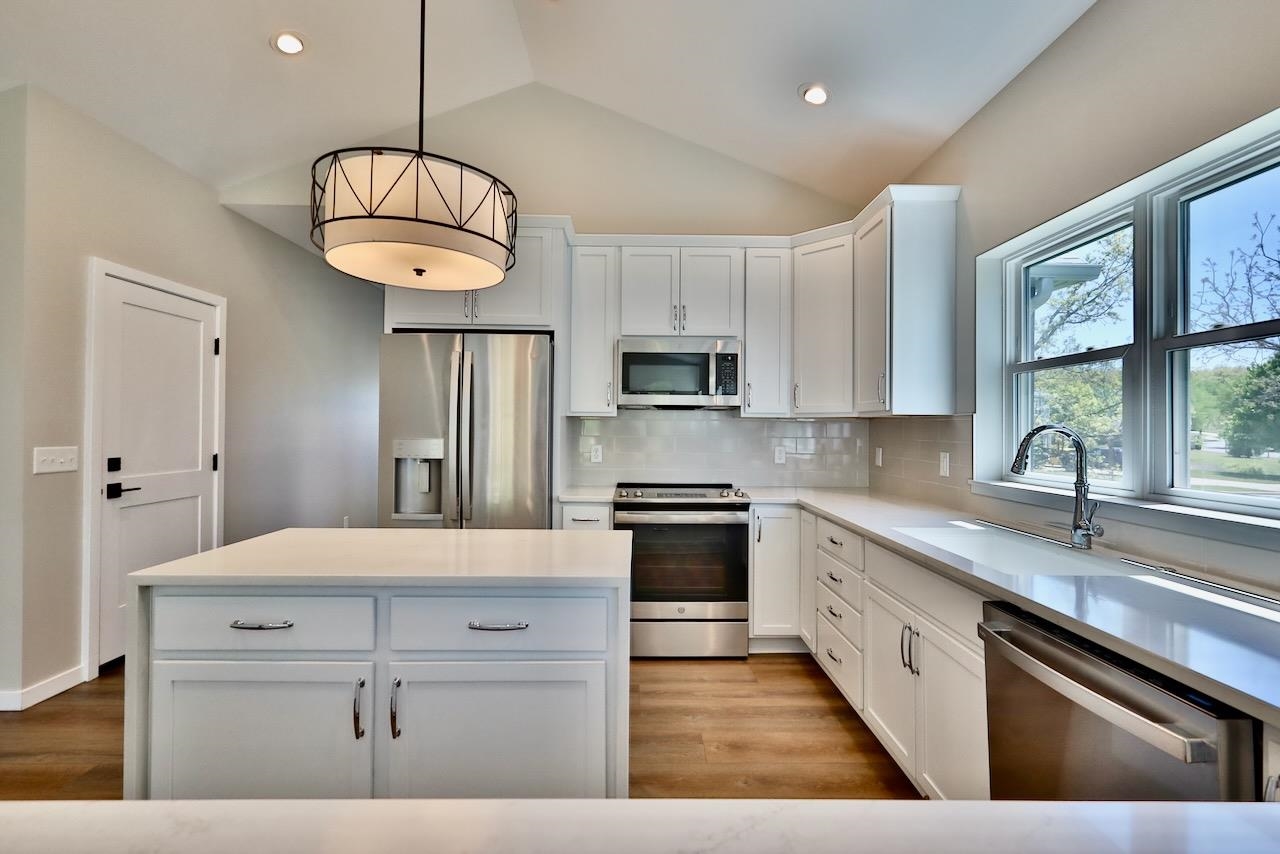 4432 Valor Way Madison, WI 53718 - Photo 6 of 41