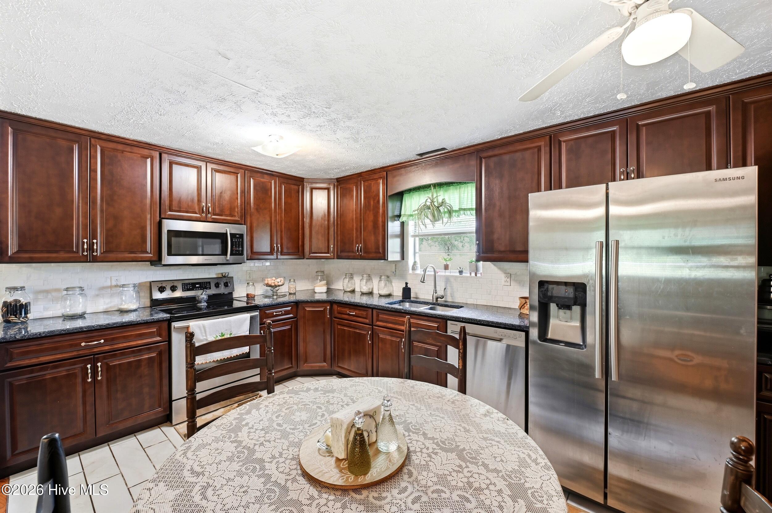 3984 Beattys Bridge Road Atkinson, NC 28421 - Photo 12 of 49 11_3984_beattys_bridge_rd_011