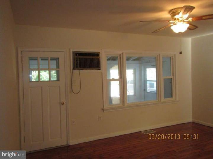 2907 Eagleville Road Audubon, PA 19403 - Photo 5 of 22 Living Room