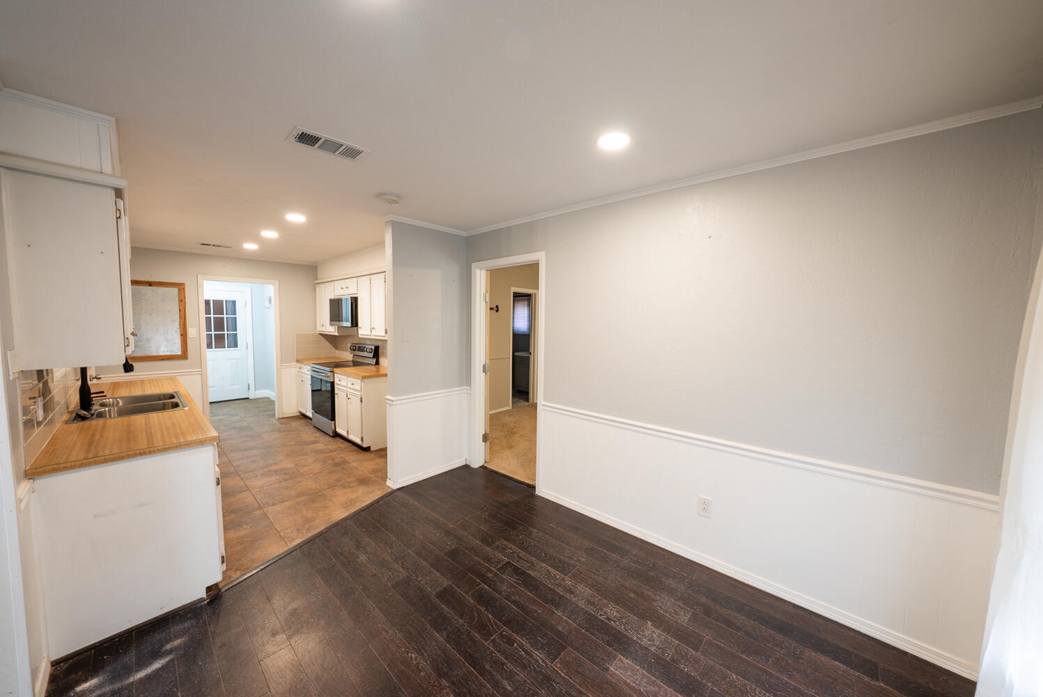 3214 94th Street Lubbock, TX 79423 - Photo 4 of 19 DSC00866