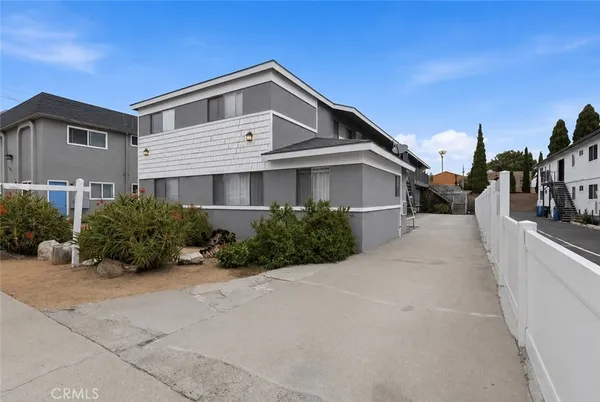 $2,700,000 | 2311 Vanderbilt Lane, Redondo Beach, CA 90278