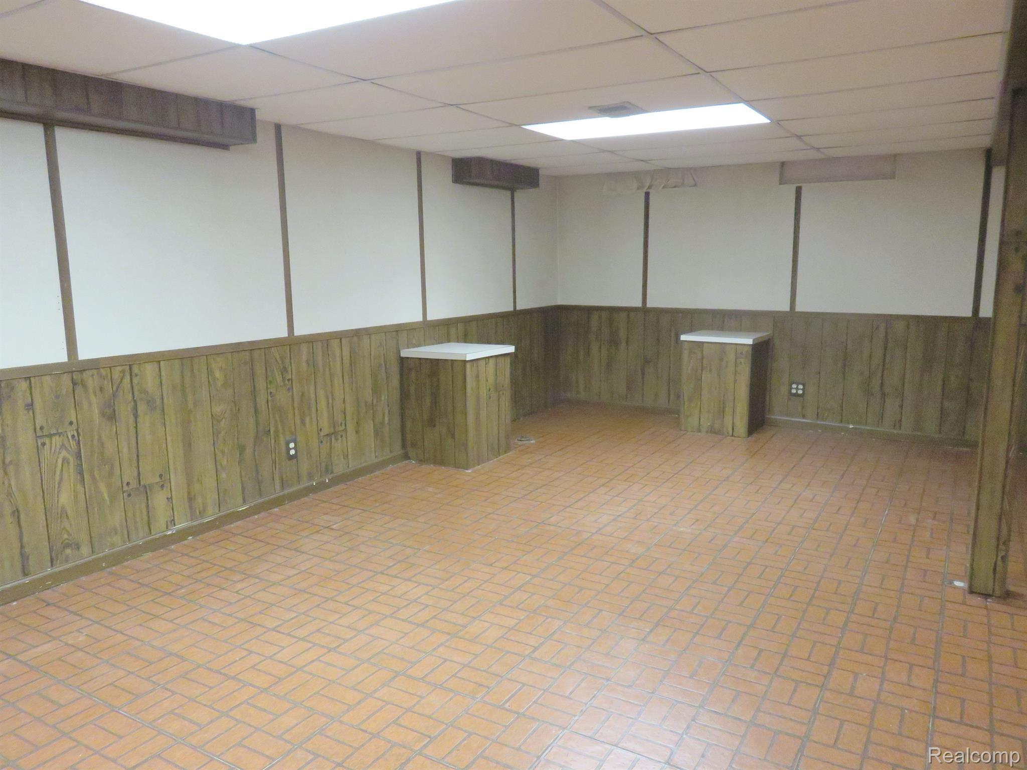 2208 Cumberland Road Rochester, MI 48307 - Photo 21 of 24 Gallery Image 21