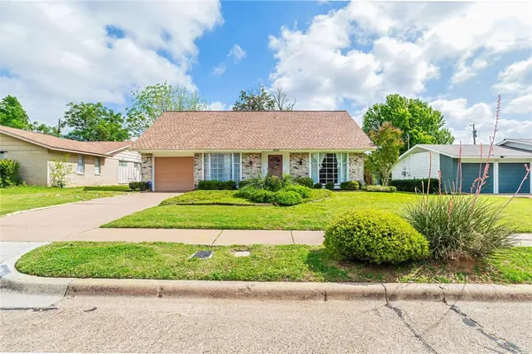 $370,000 | 1220 Farnham Court East, Irving, TX 75062