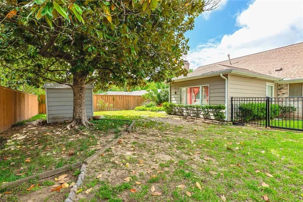 $370,000 | 1220 Farnham Court East, Irving, TX 75062