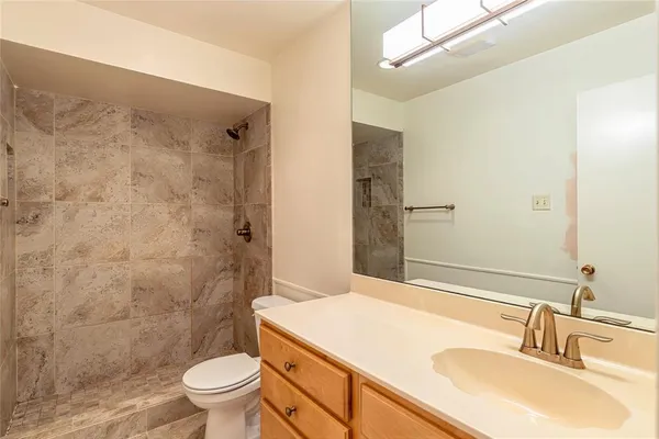 $370,000 | 1220 Farnham Court East, Irving, TX 75062