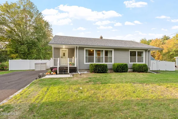 $397,000 | 160 Clamsteam Road, Halfmoon, NY 12065
