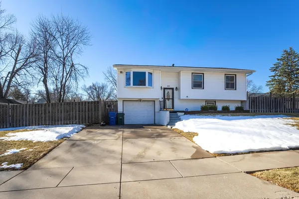 $220,000 | 4215 West 16th Street, Davenport, IA 52804
