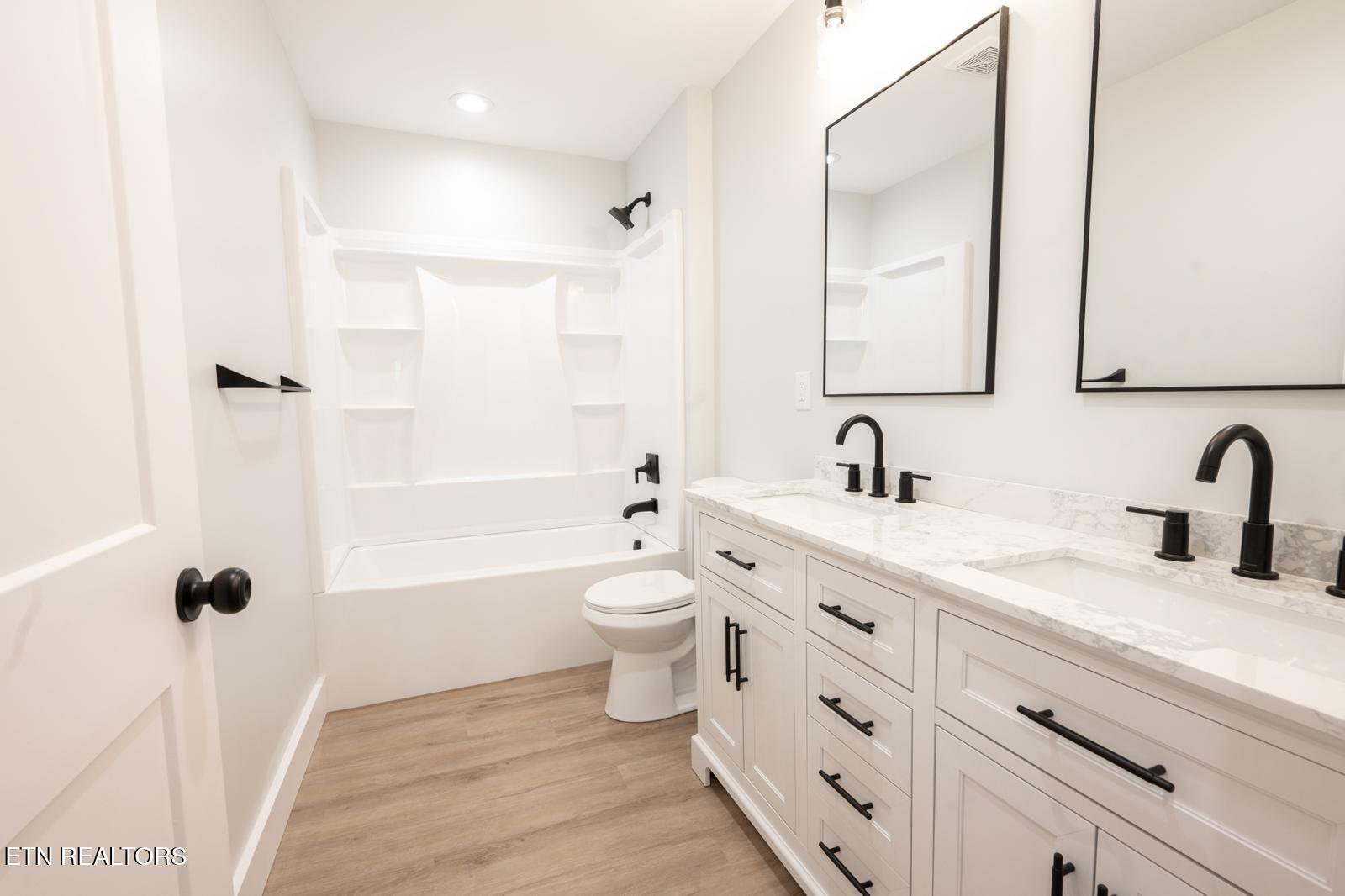 237 Laura Boling Loop Road Strawberry Plains, TN 37871 - Photo 20 of 27 2nd floor bath