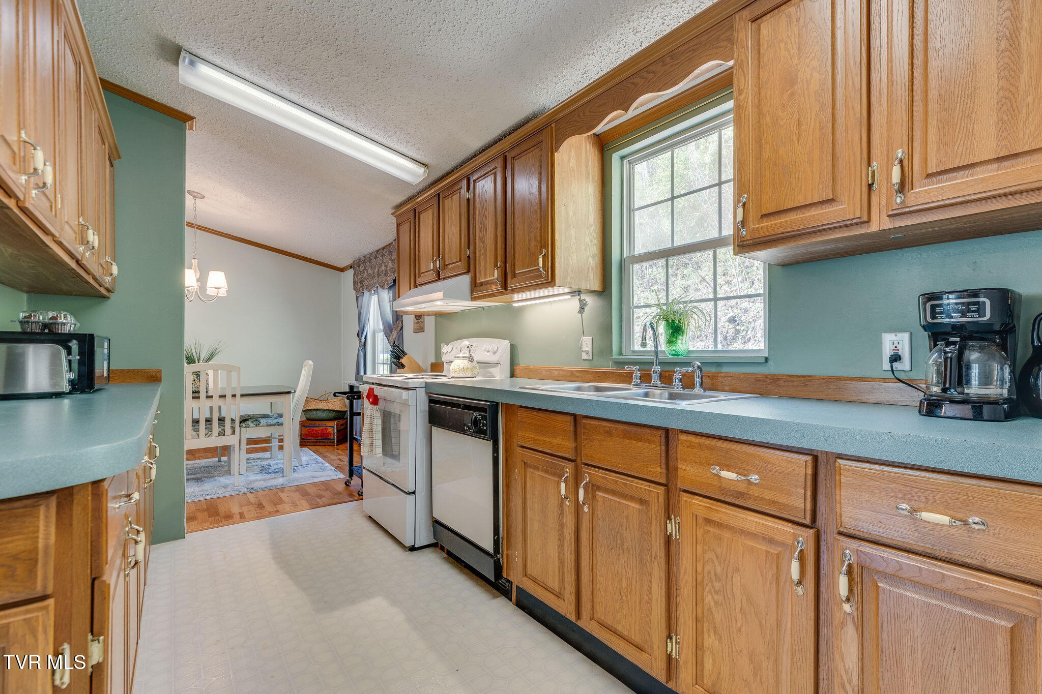 248 Jenkins Hollow Road Elizabethton, TN 37643 - Photo 10 of 25 010