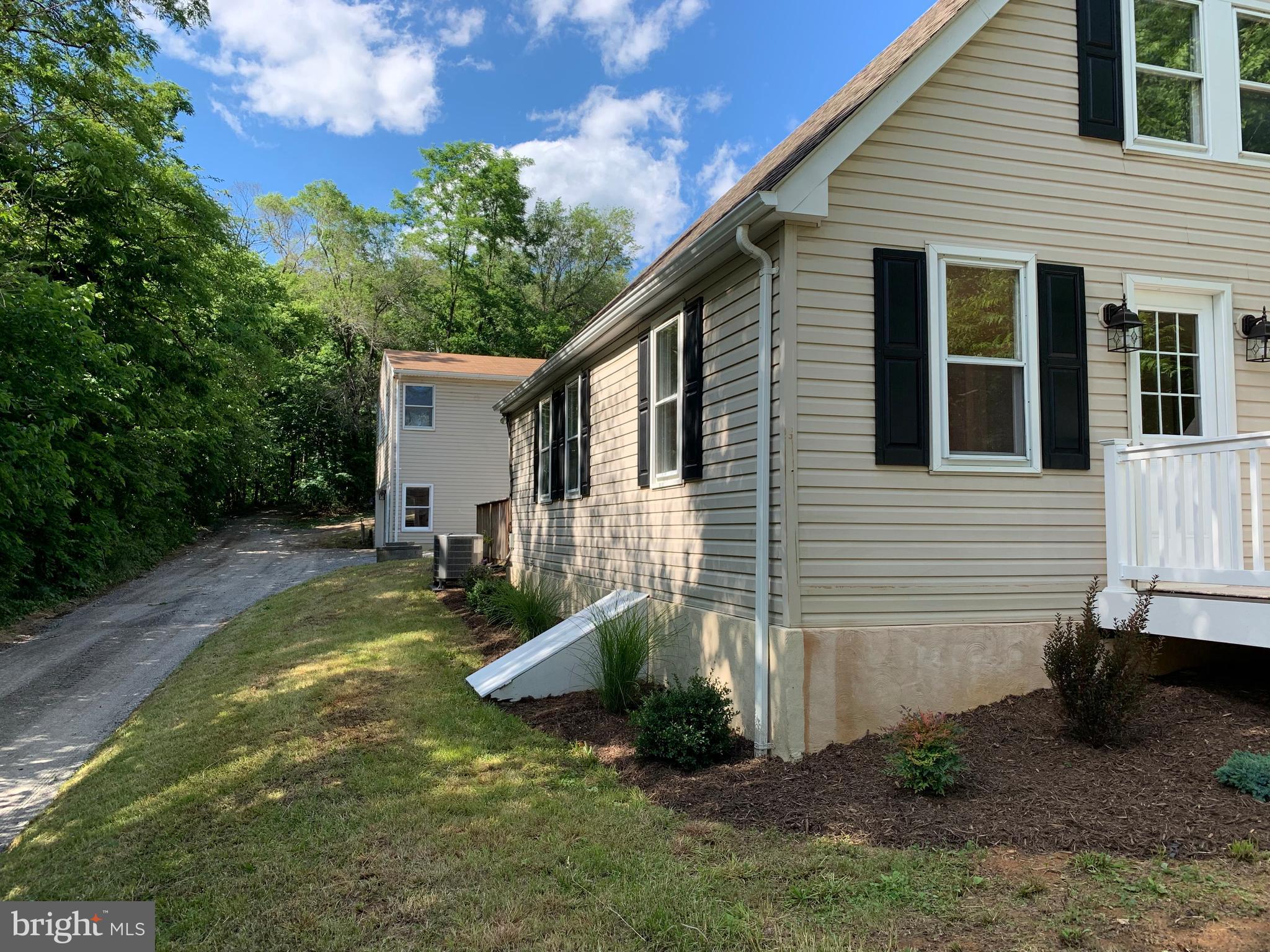 478 Round Hill Road Winchester, VA 22602 - Photo 2 of 27 Left Side of Home