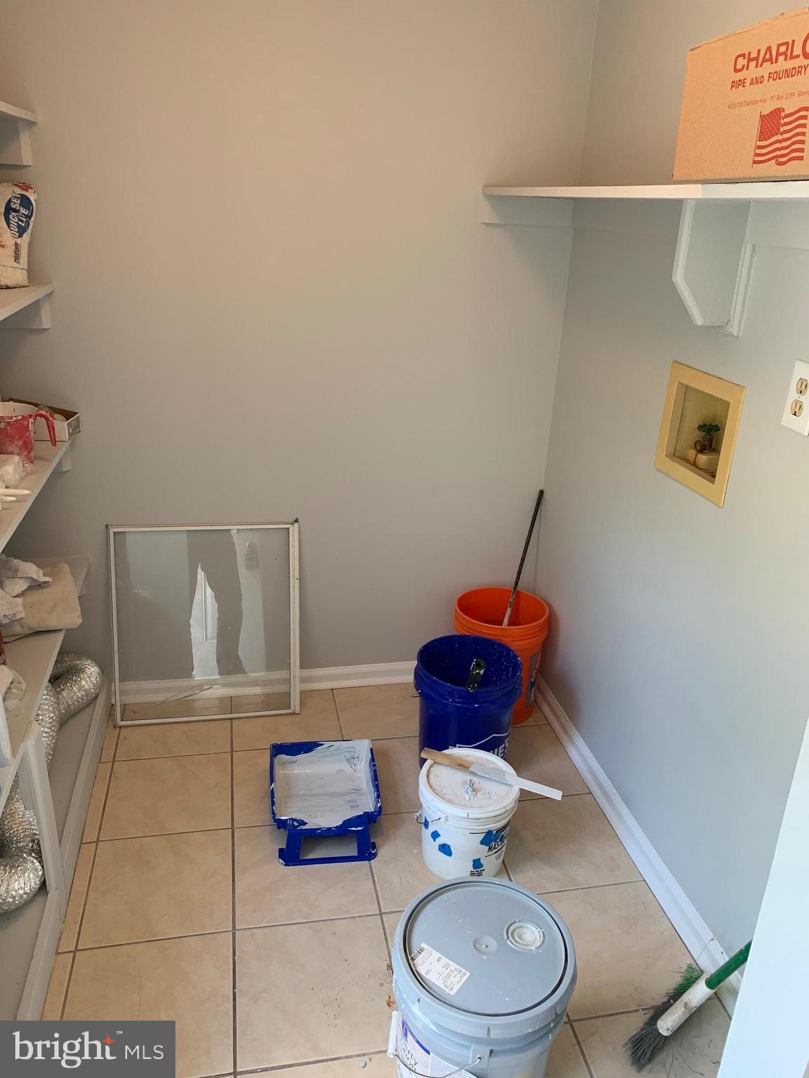 478 Round Hill Road Winchester, VA 22602 - Photo 17 of 27 Laundry room off Kitchen