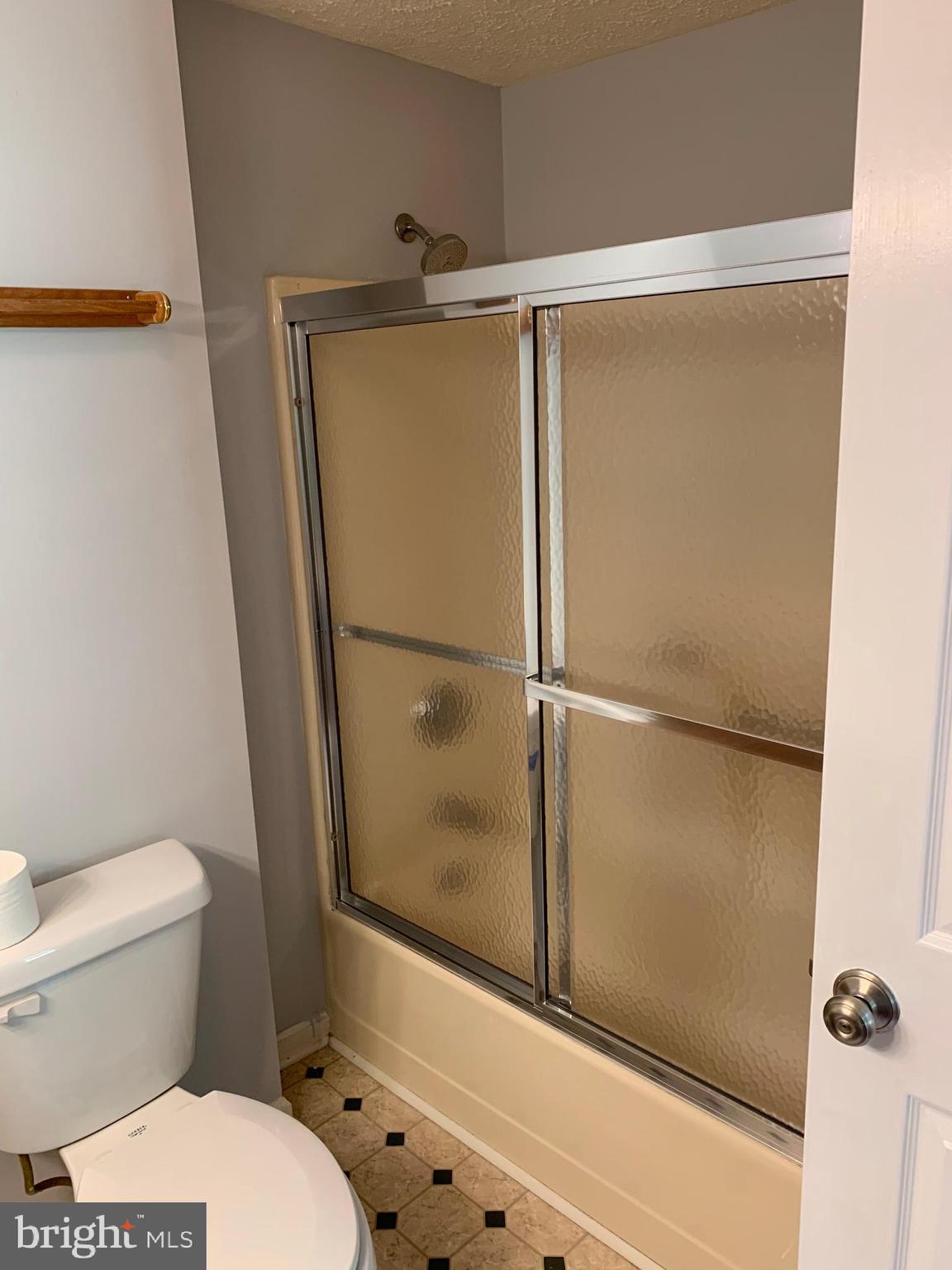 478 Round Hill Road Winchester, VA 22602 - Photo 22 of 27 Main Level Bath