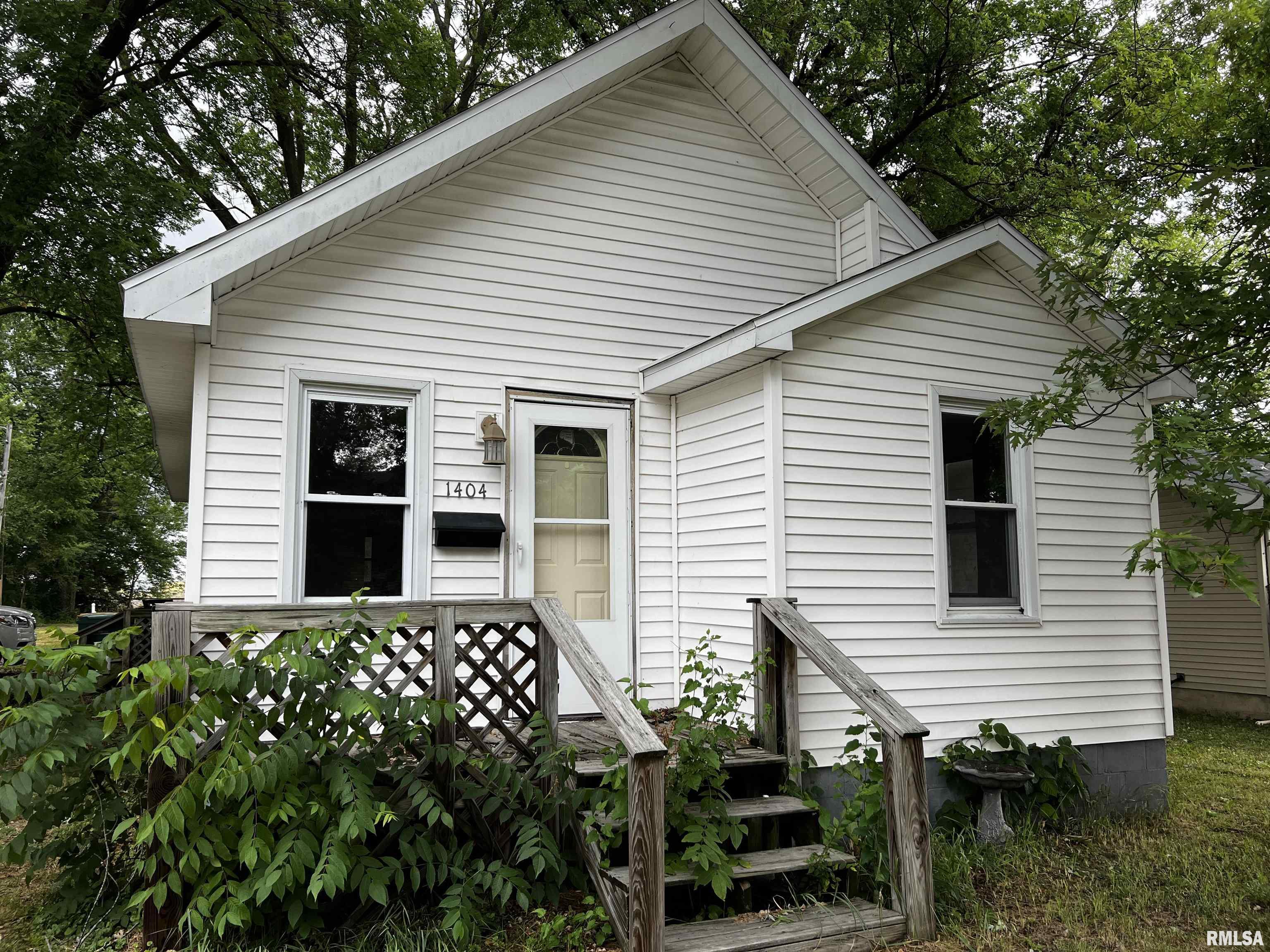 1404 East Pierce Street Macomb, IL 61455 - Photo 1 of 1