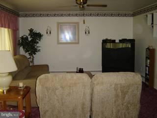 28 Fallenrock Road Levittown, PA 19056 - Photo 3 of 6