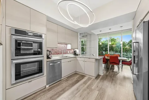 $1,499,000 | 550 Southeast Mizner Boulevard, Unit B110, Boca Raton, FL 33432