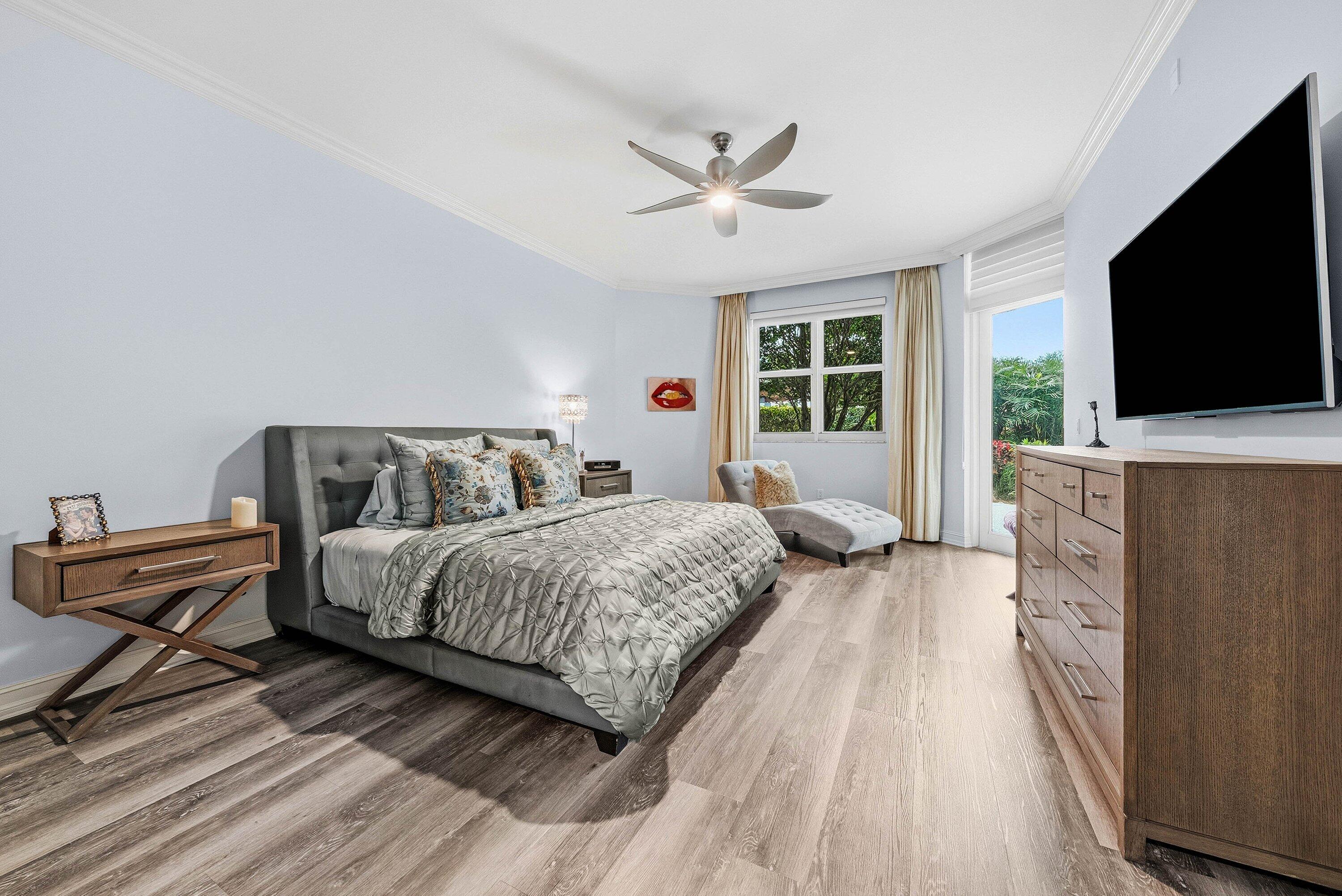 550 Southeast Mizner Boulevard, Unit B110 Boca Raton, FL 33432 - Photo 22 of 53 Primary Suite