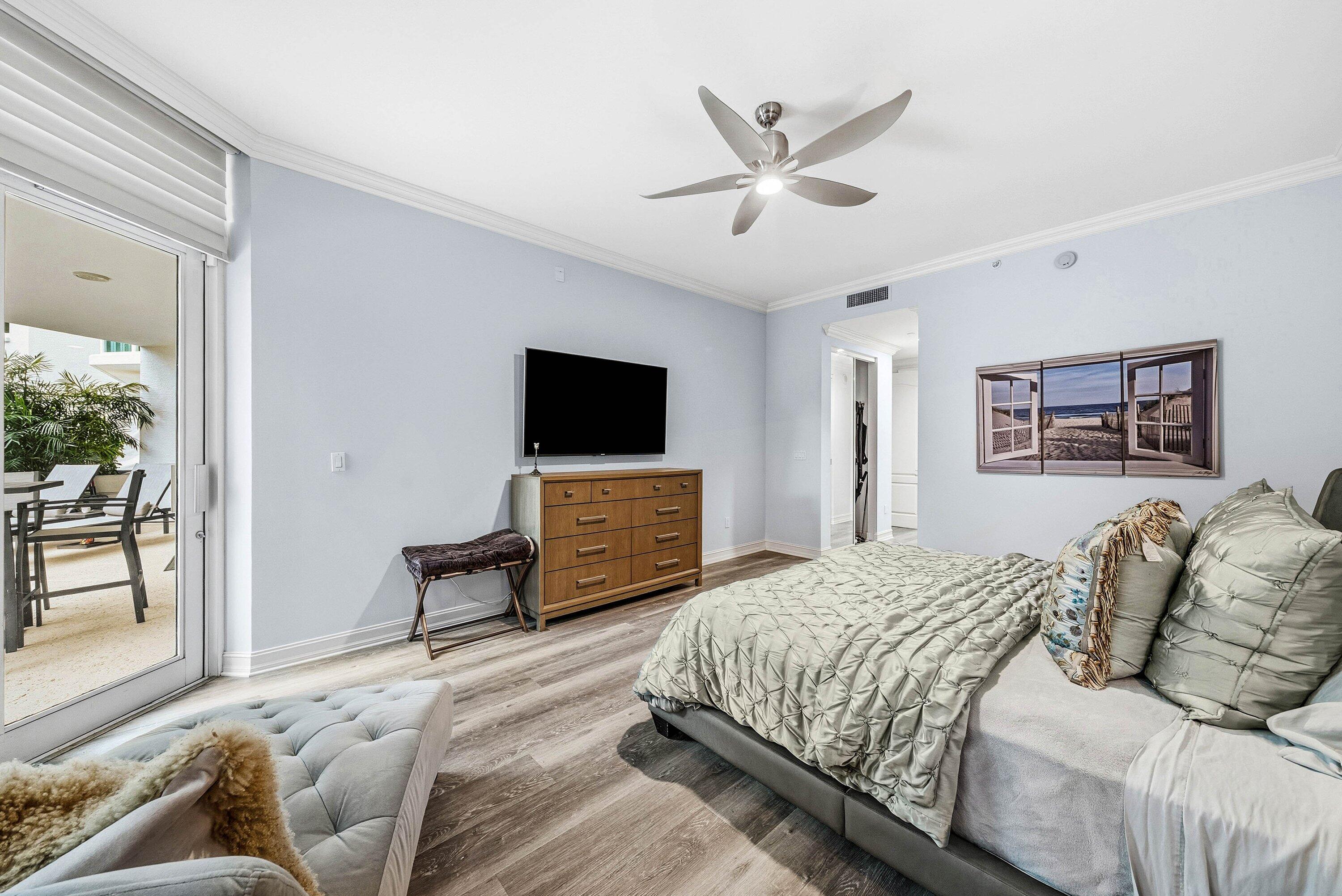 550 Southeast Mizner Boulevard, Unit B110 Boca Raton, FL 33432 - Photo 24 of 53 Primary Suite