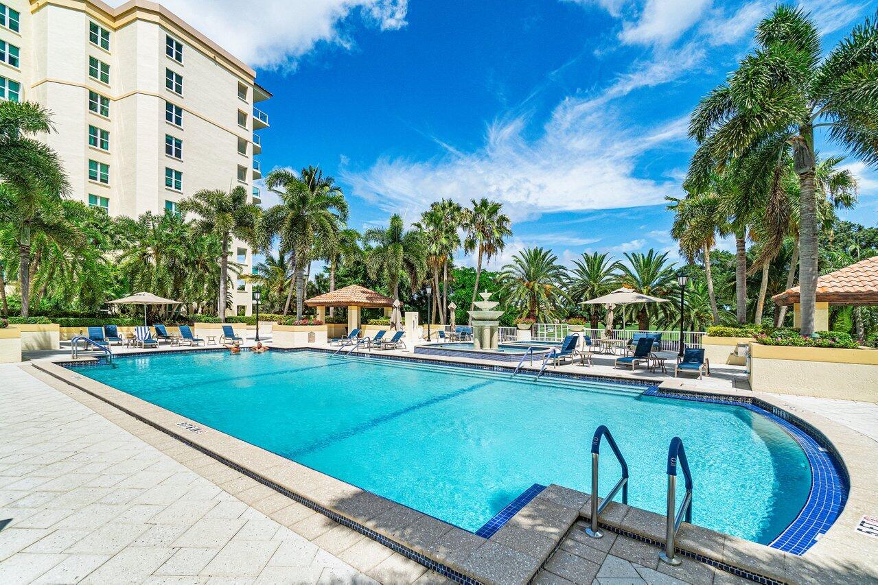 550 Southeast Mizner Boulevard, Unit B110 Boca Raton, FL 33432 - Photo 39 of 53 Resort style pool