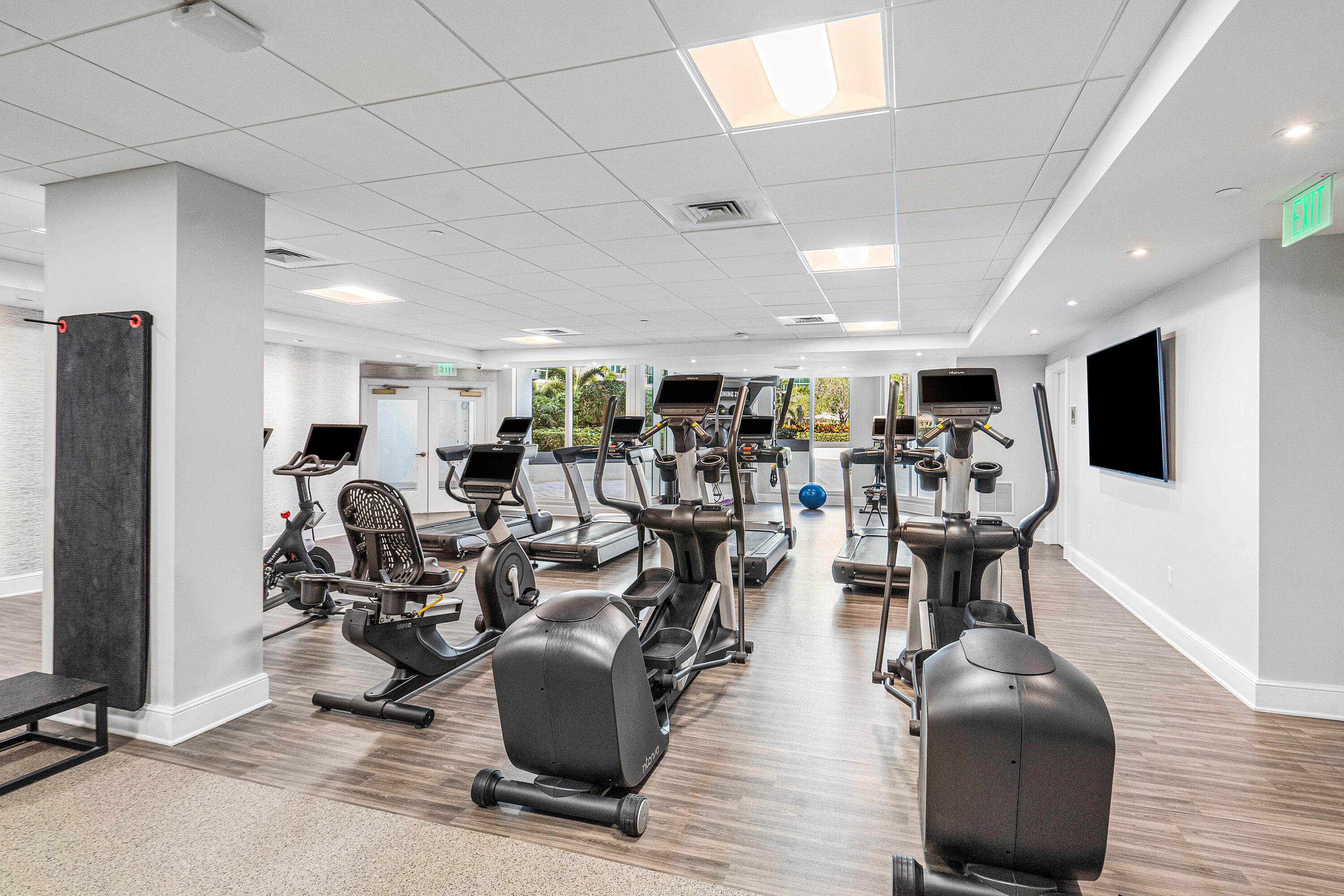 550 Southeast Mizner Boulevard, Unit B110 Boca Raton, FL 33432 - Photo 43 of 53 Fitness center