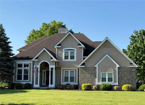 $669,900 | 32291 Country Club Drive, Avon Lake, OH 44012