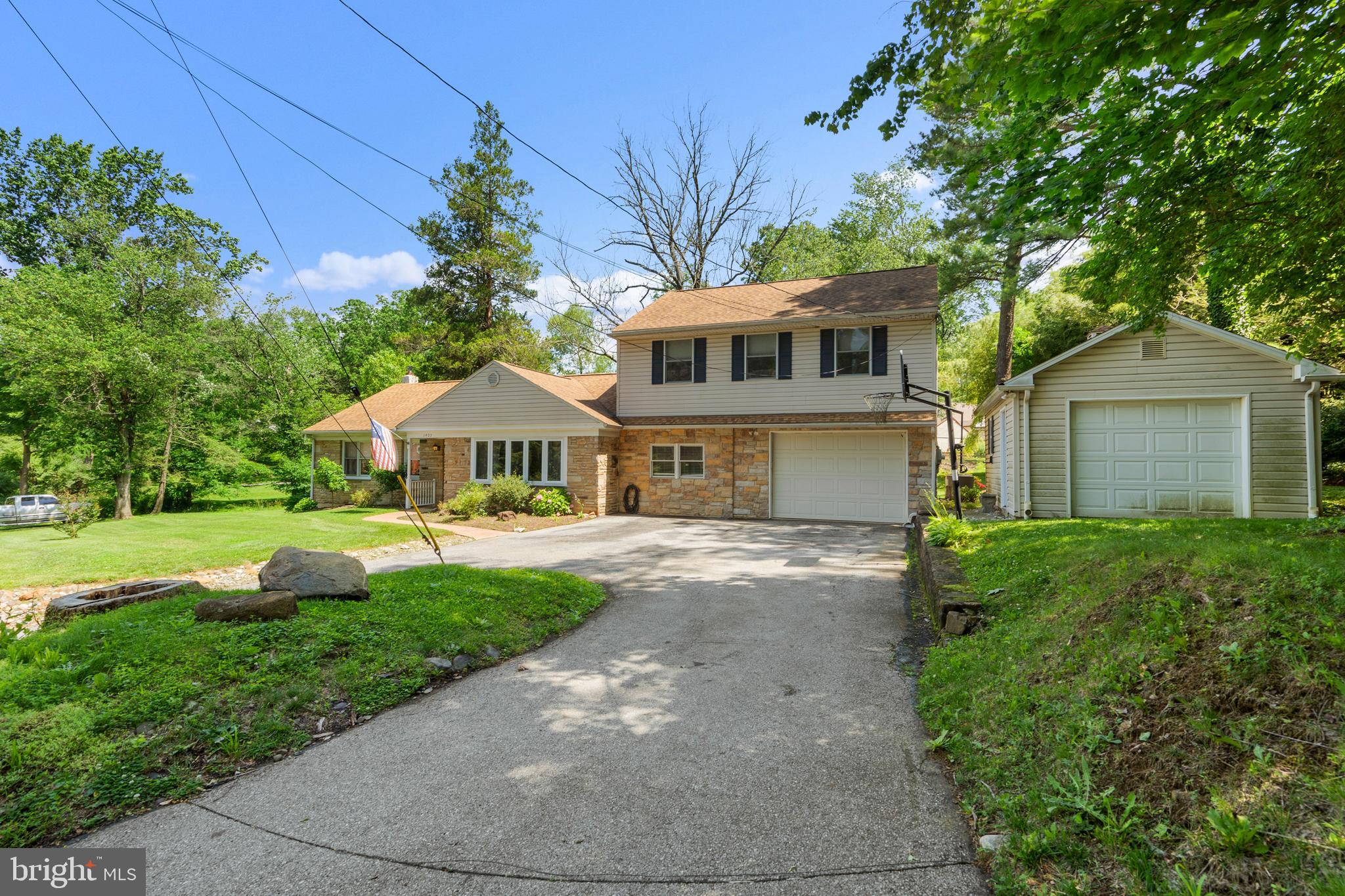 1403 Manley Road West Chester, PA 19382 - Photo 3 of 40 Gallery Image 3