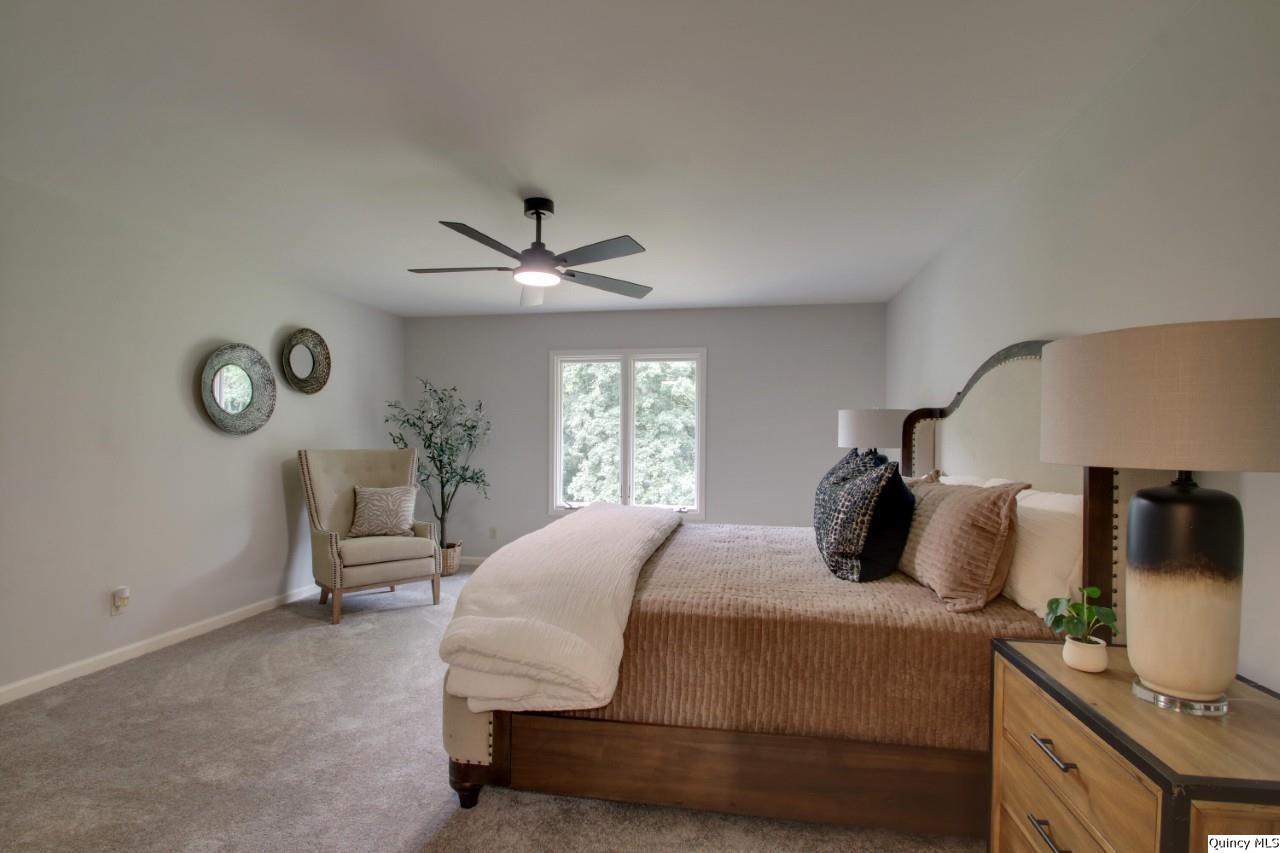 3510 Overlook Drive Quincy, IL 62305 - Photo 15 of 29 a bedroom with a bed and window