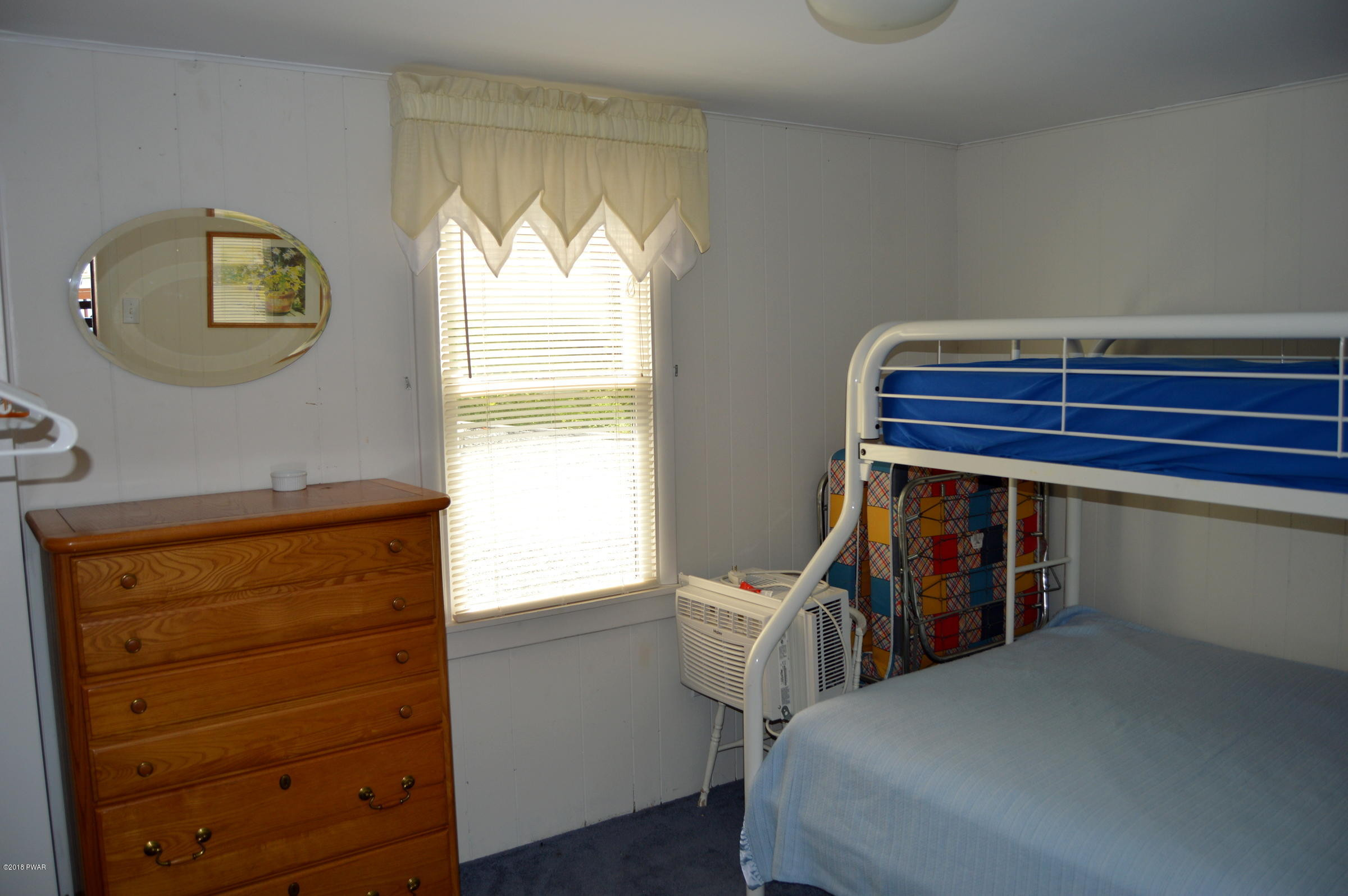 111 Paupack Road Greentown, PA 18426 - Photo 7 of 21 DSC_0174