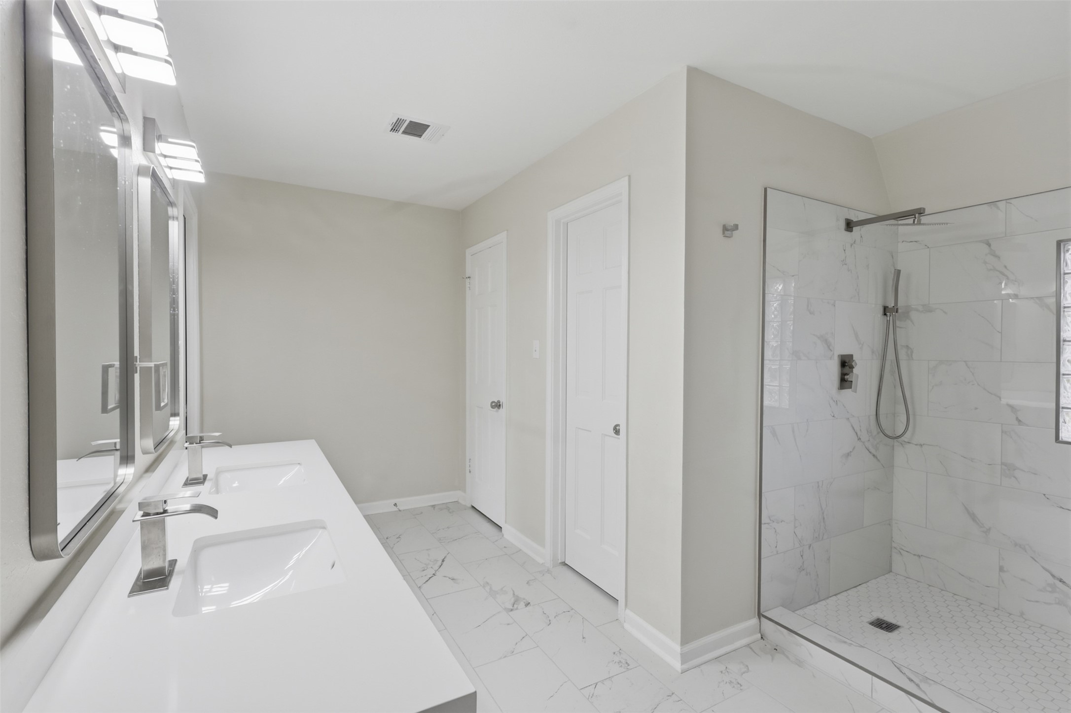 17519 Butte Creek Road Houston, TX 77090 - Photo 12 of 37 Primary En-Suite with a CUSTOM shower & DESIGNER tile!
