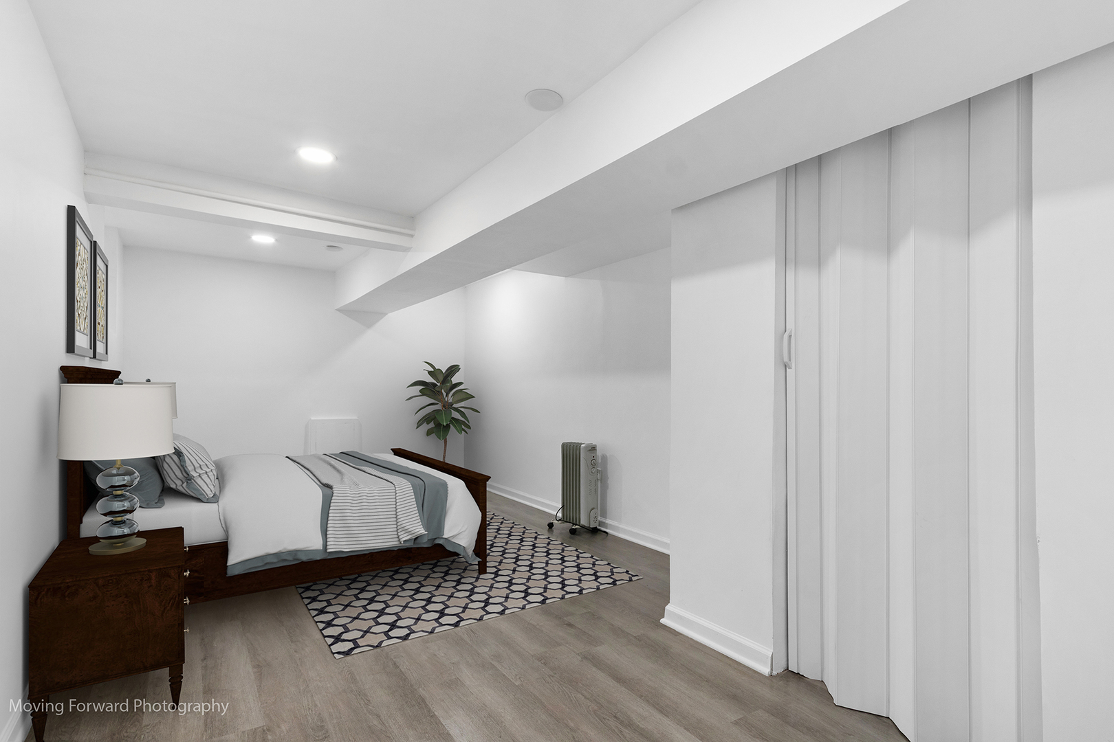 11945 South State Street Chicago, IL 60628 - Photo 13 of 16 a living room with furniture and wooden floor