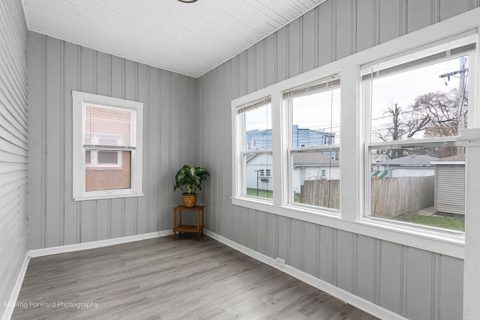11945 South State Street Chicago, IL 60628 - Photo 5 of 16 a view of an empty room with a window