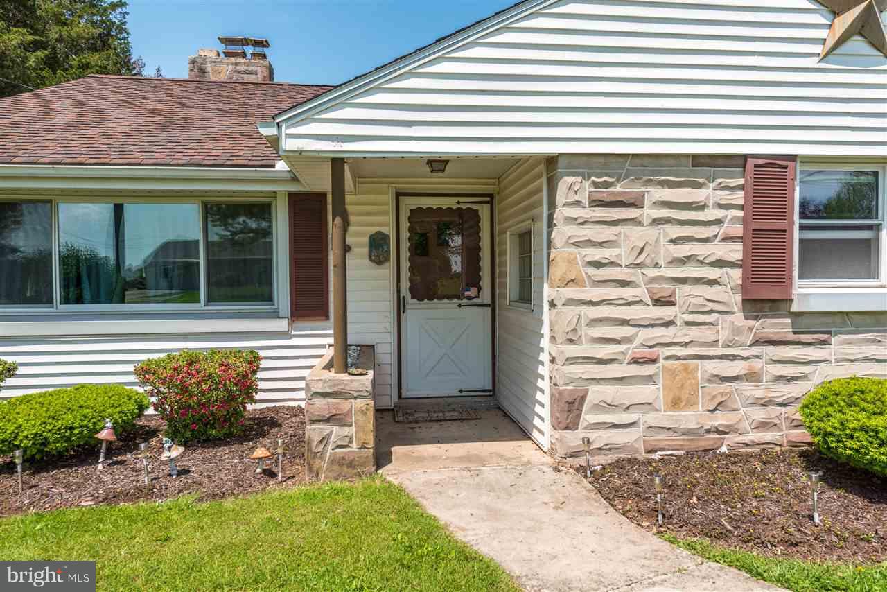 569 East Canal Road York, PA 17404 - Photo 3 of 25 Gallery Image 3