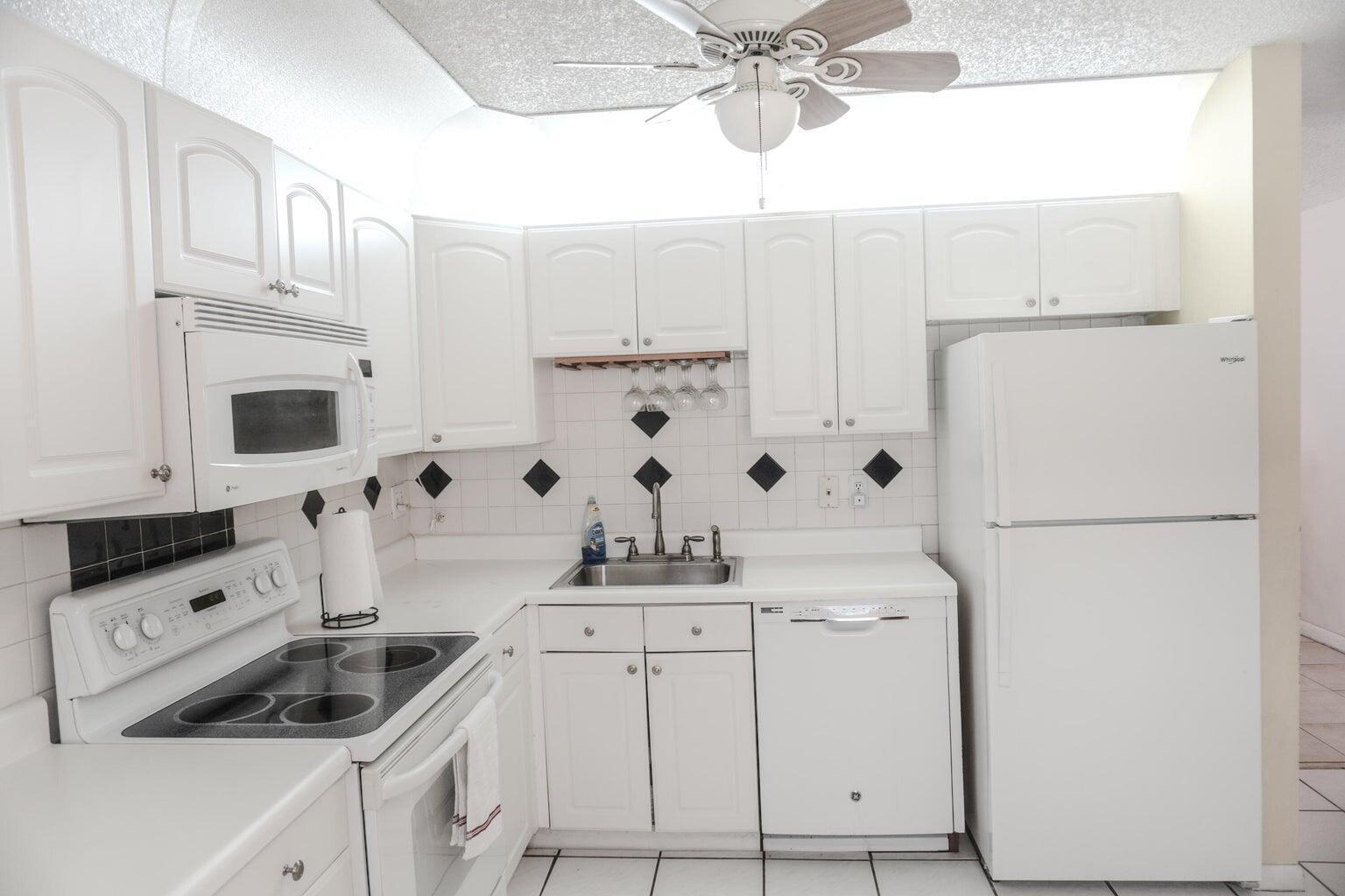 4520 Feivel Road, Unit 49 West Palm Beach, FL 33417 - Photo 3 of 18 20250619162857573814000000-o