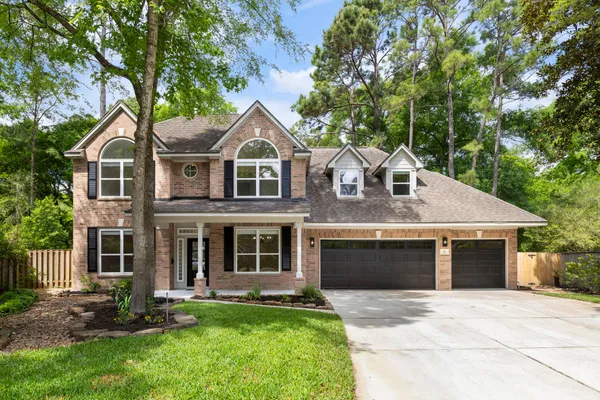 $770,000 | 35 Classic Oaks Place, The Woodlands, TX 77382