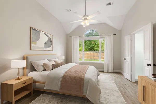 $770,000 | 35 Classic Oaks Place, The Woodlands, TX 77382