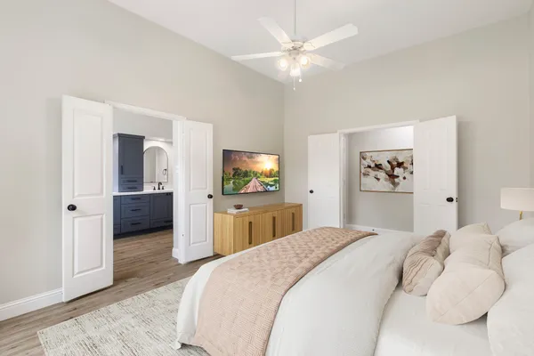 $770,000 | 35 Classic Oaks Place, The Woodlands, TX 77382