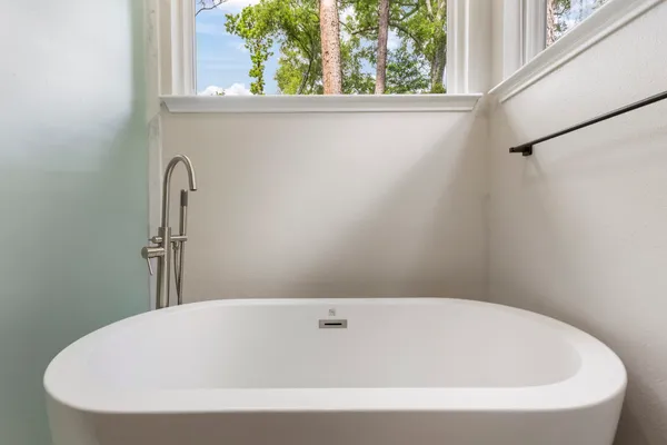 $770,000 | 35 Classic Oaks Place, The Woodlands, TX 77382